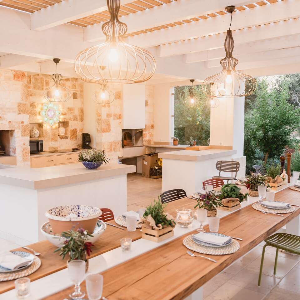 al fresco dining with kitchen and wood-fired oven 