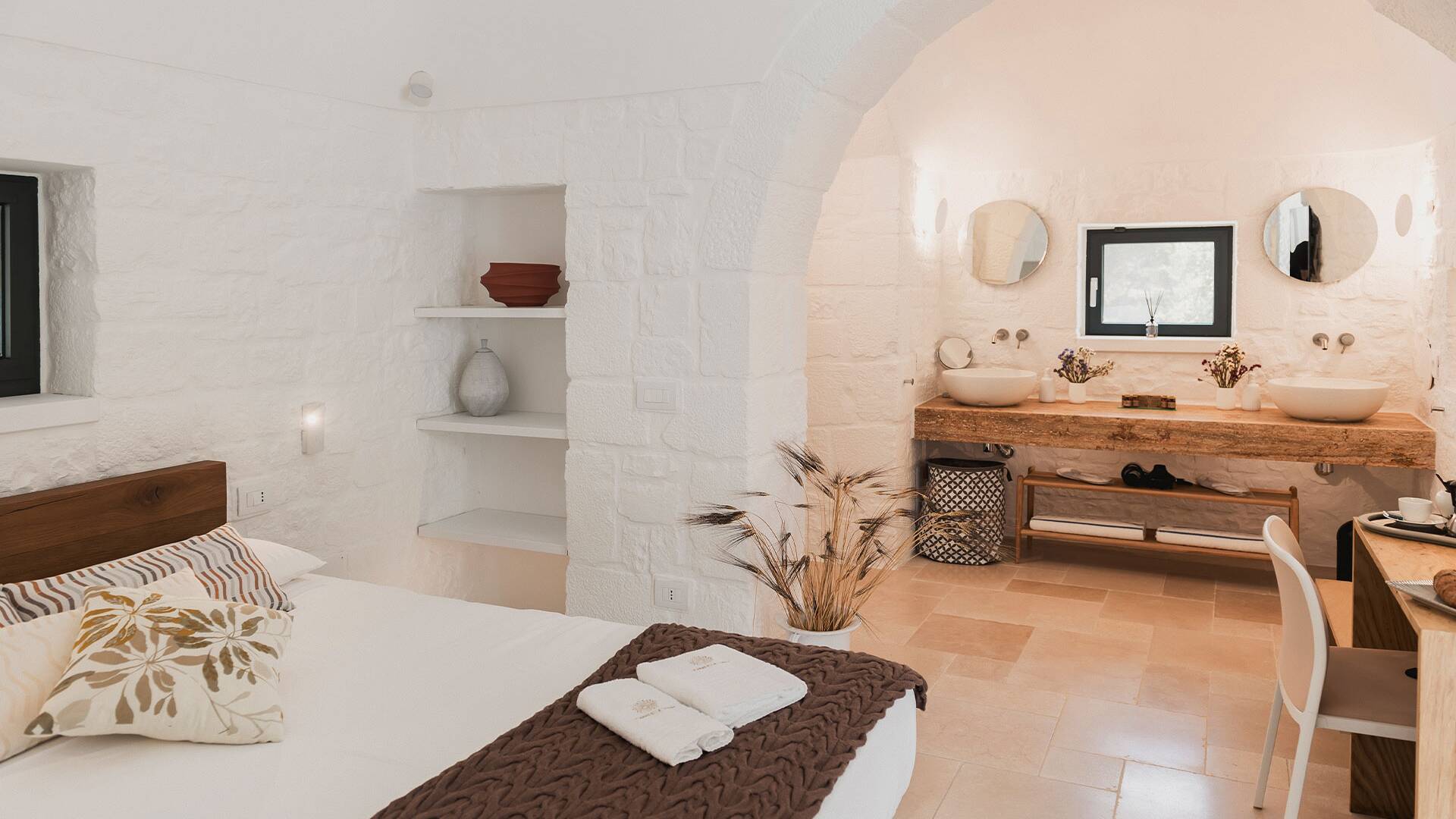 luxury  traditional trullo for weekly rentals