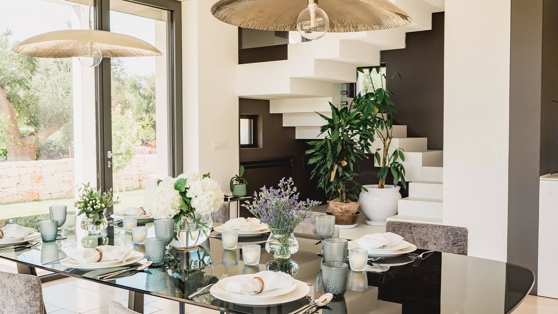 indoor dining table