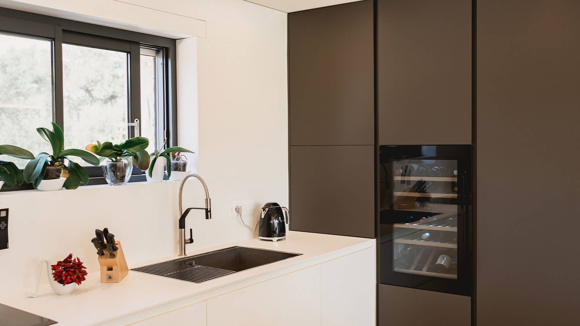  equipped kitchen