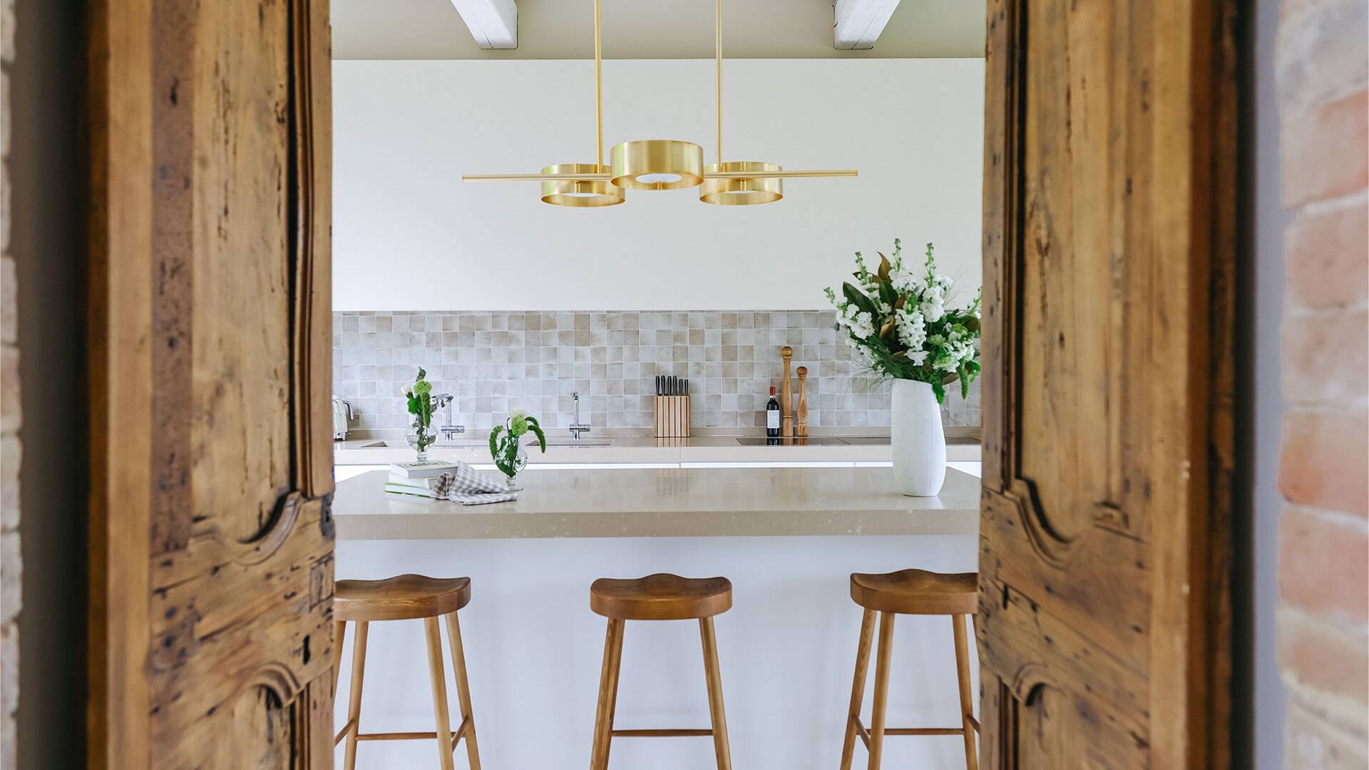 fully-equipped kitchen 