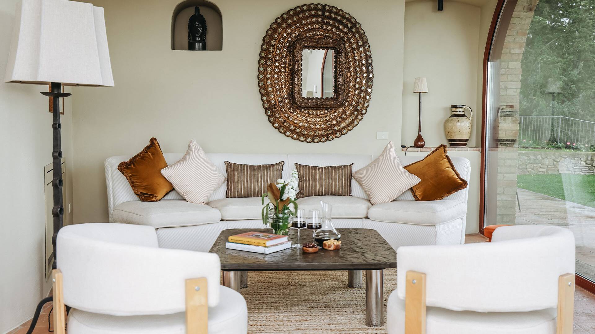 lounge area 