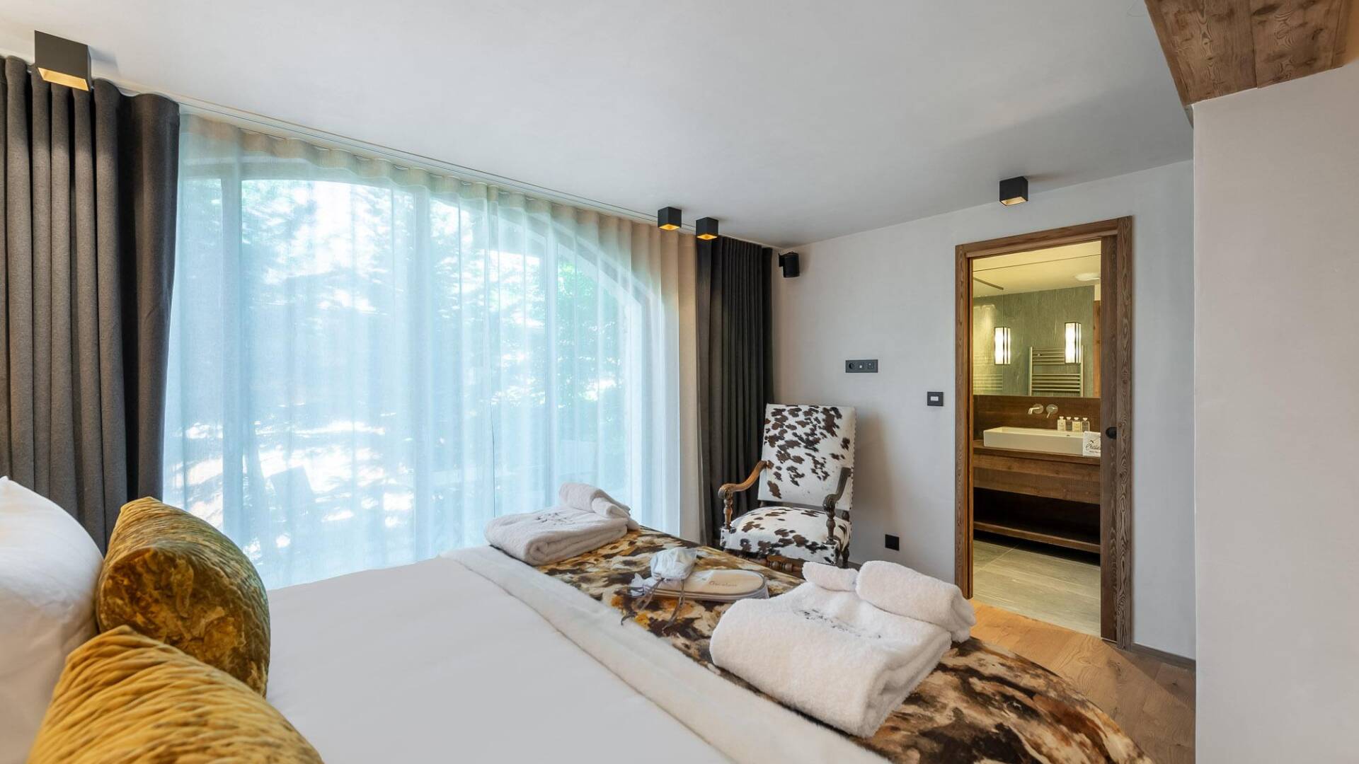 luxury Chalet Turquoise, Courchevel, France