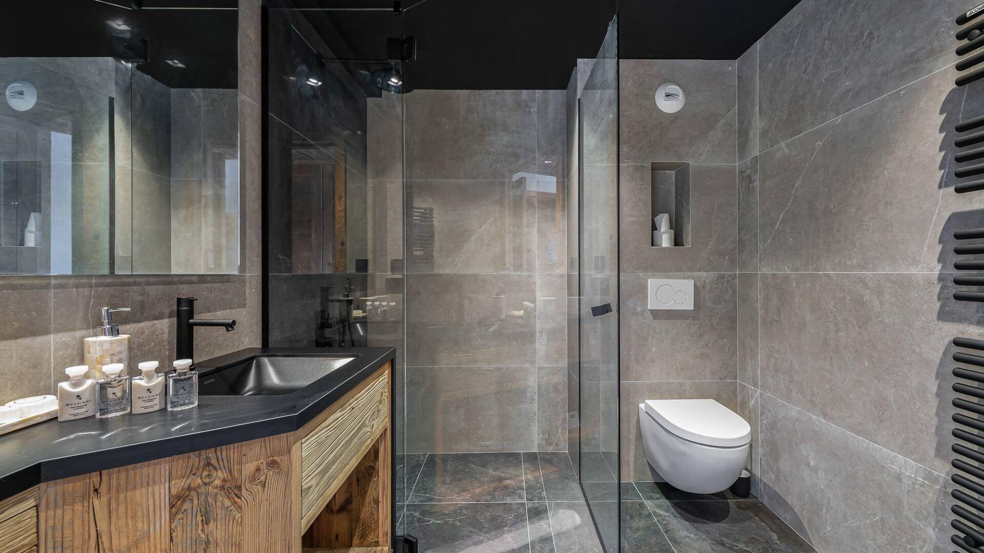 en suite bathroom