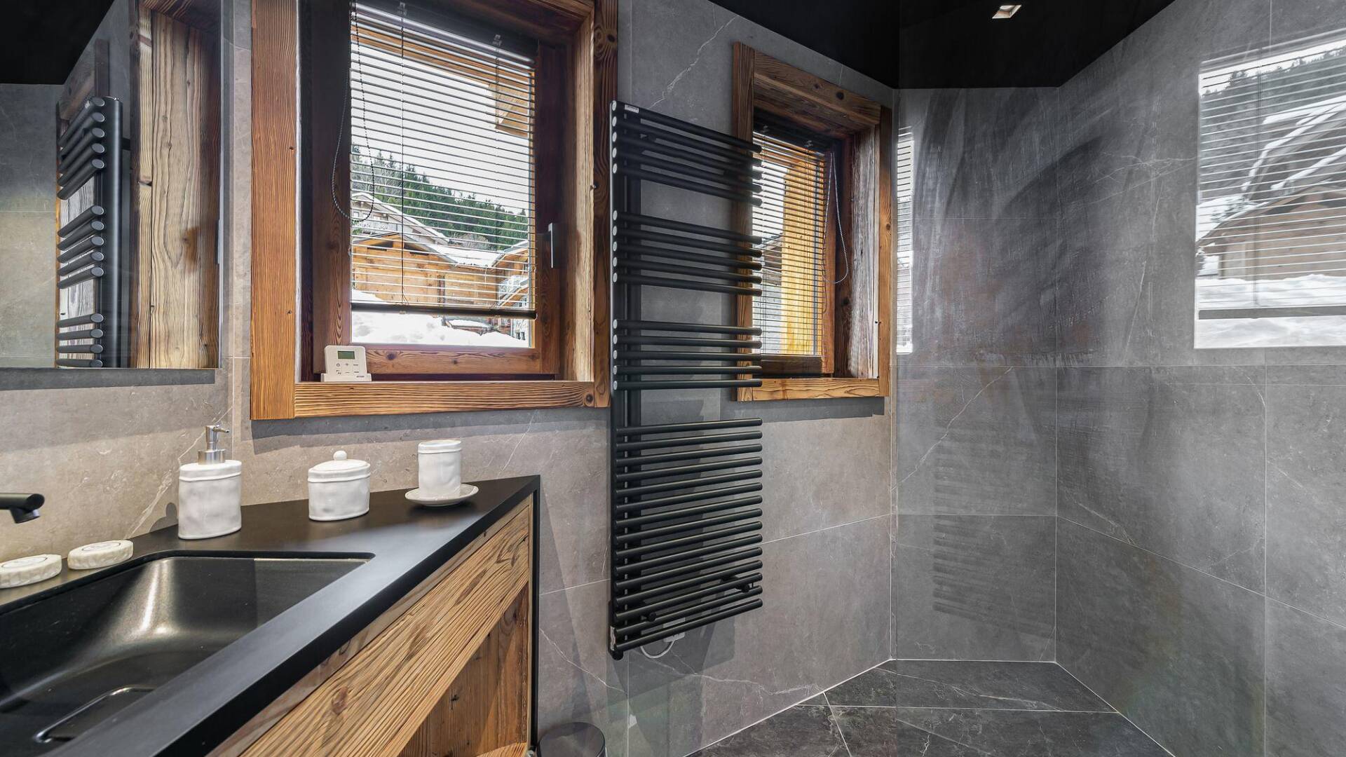 ensuite bathroom 
