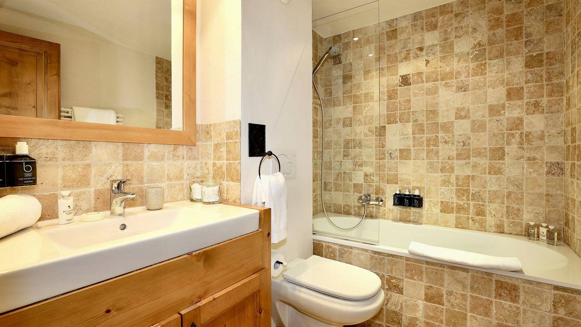 en suite bathroom
