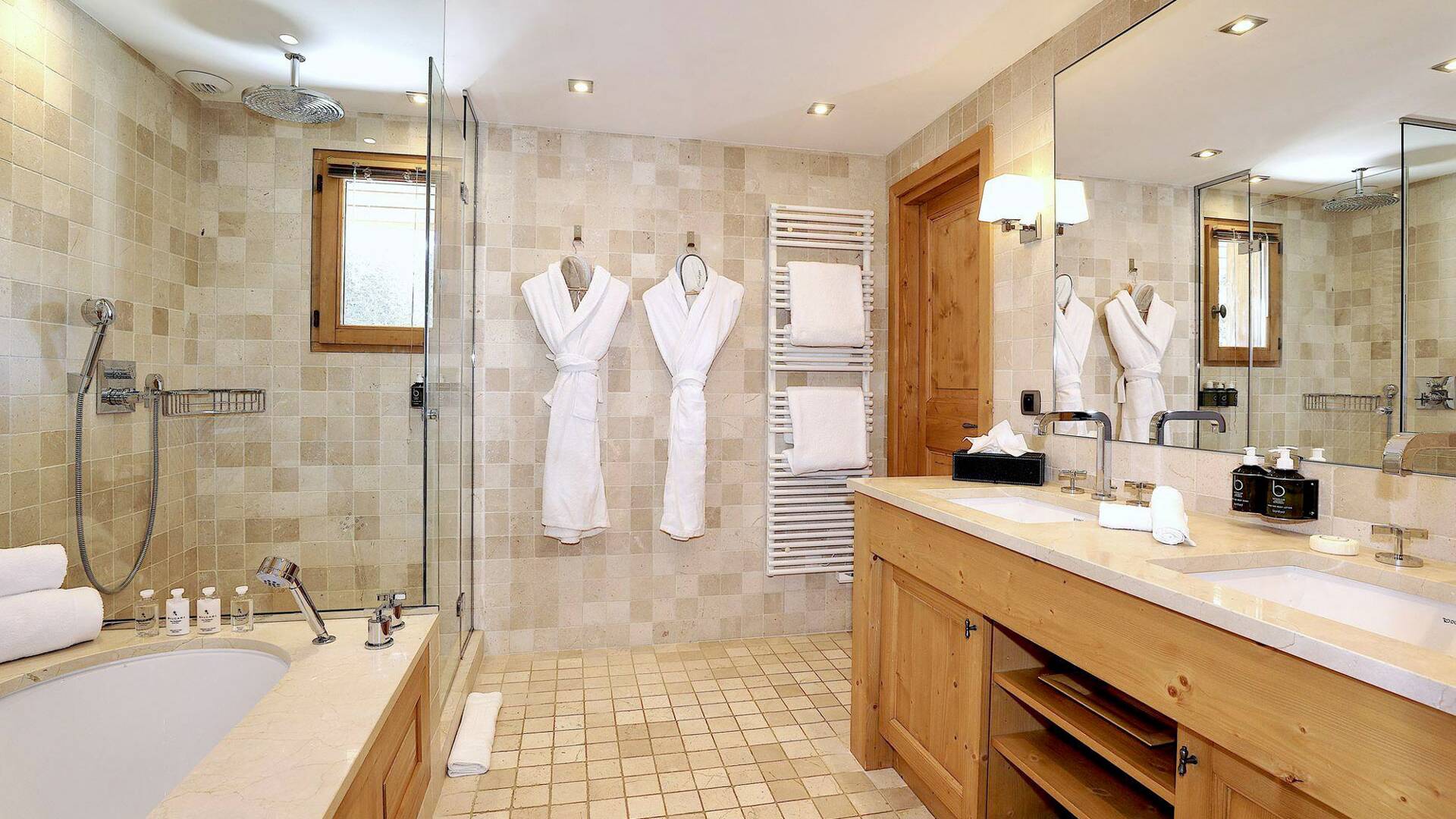 en suite bathroom with bath tub
