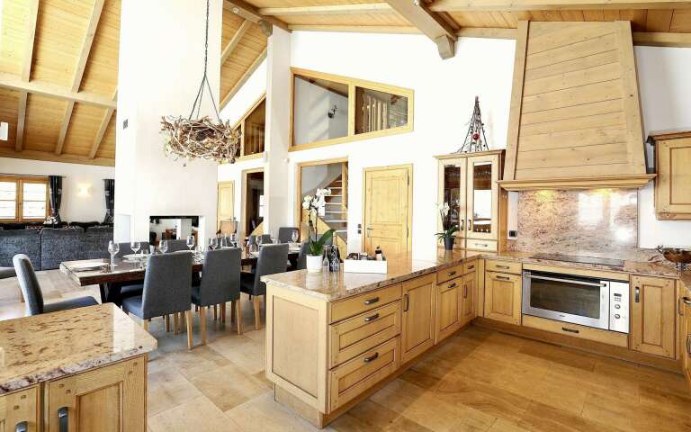 fully equipped kitchen