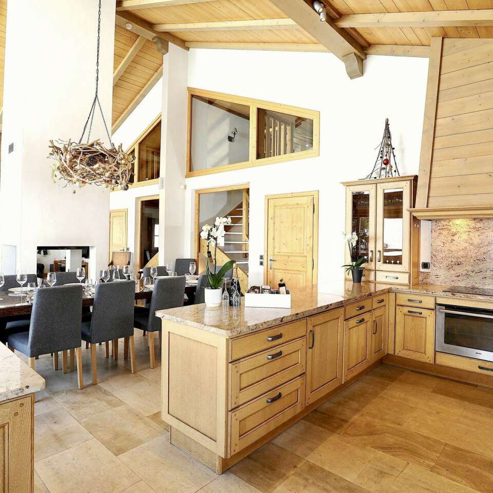 fully equipped kitchen