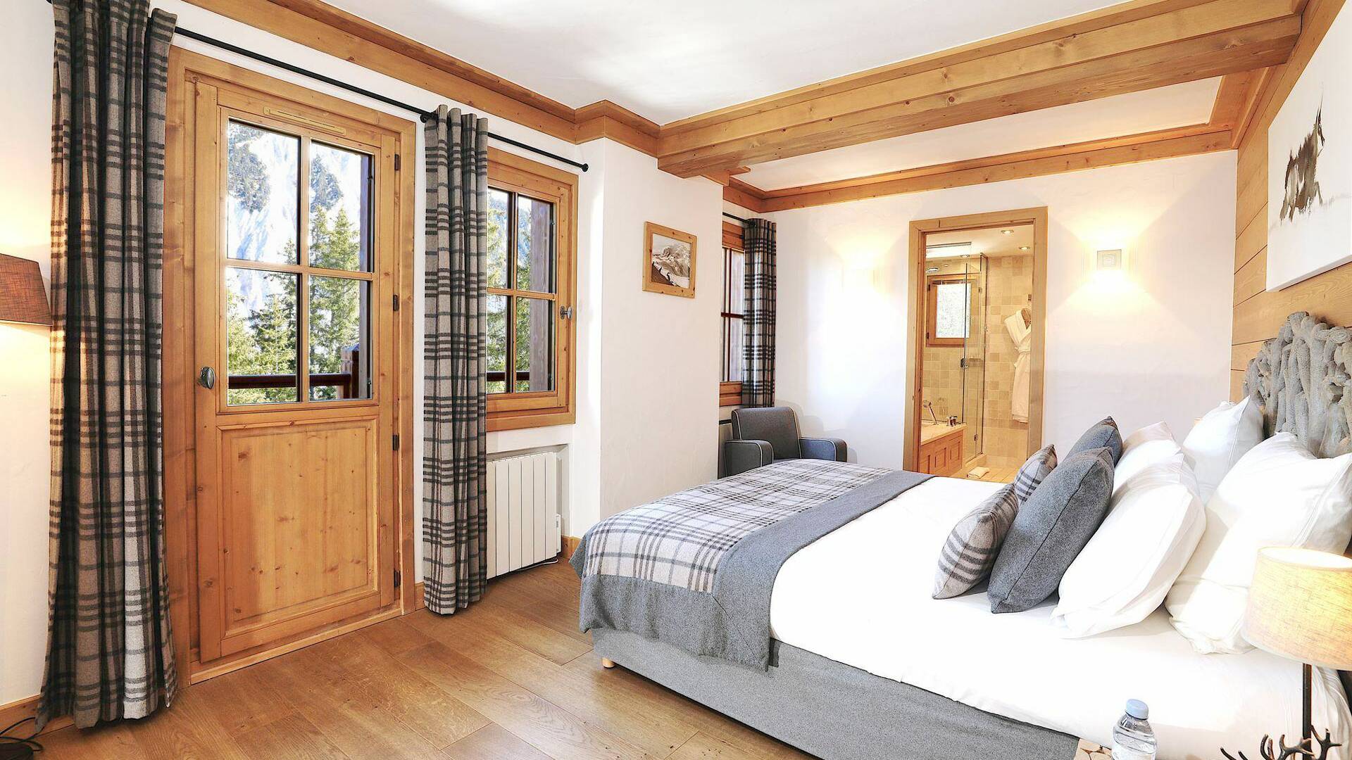 double bedroom with en suite bathroom
