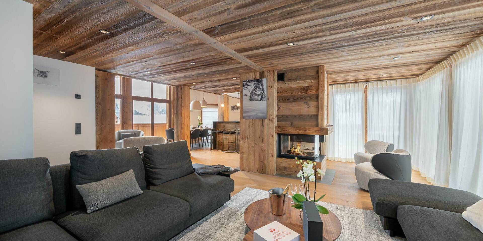 chalet onyx