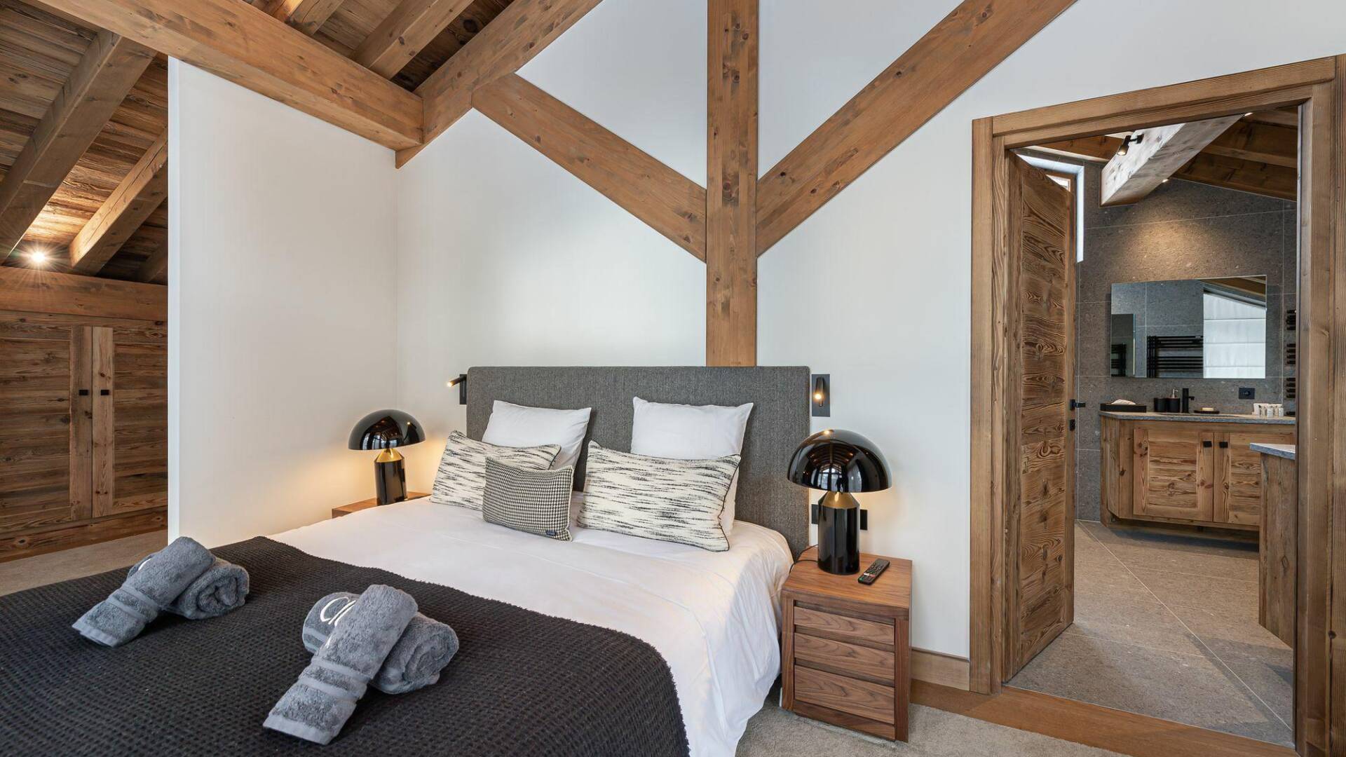 master bedroom with en suite bathroom 
