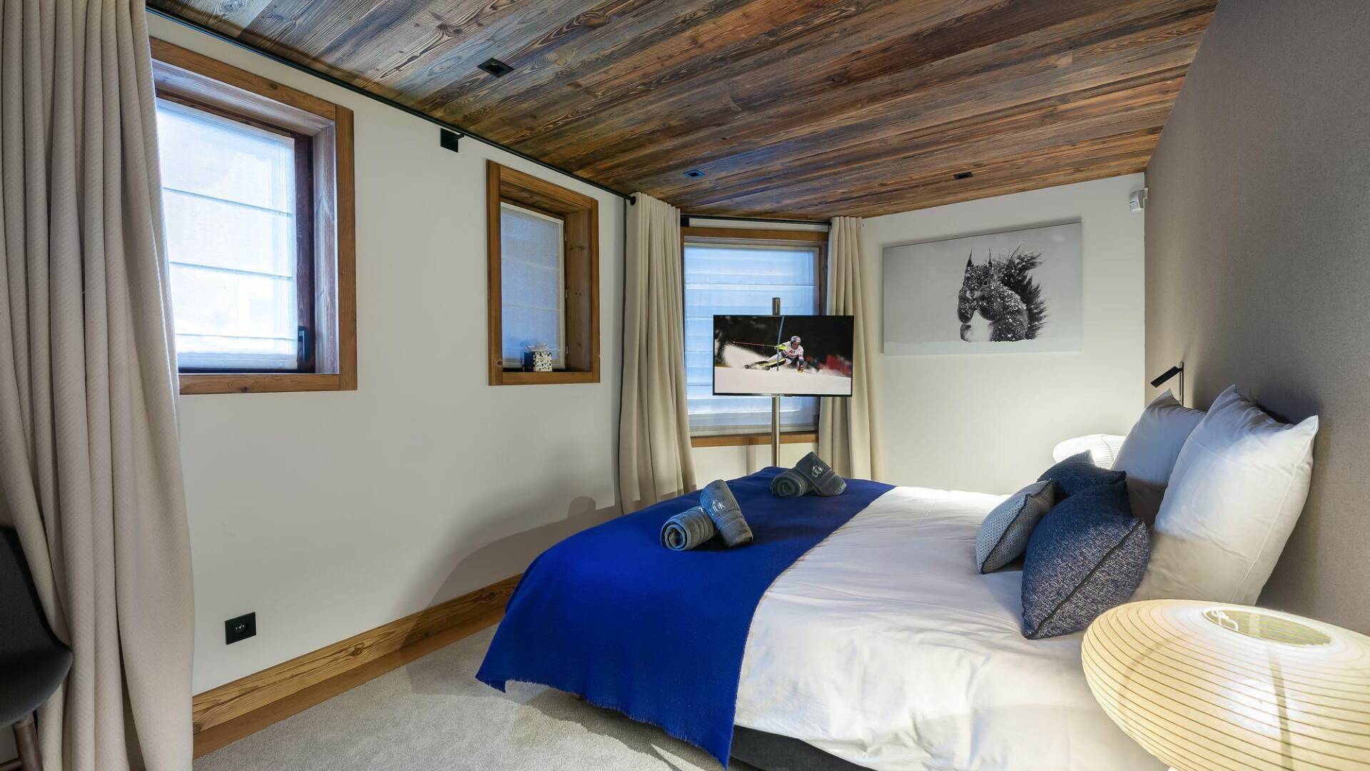 double bedroom with en suite bathroom 
