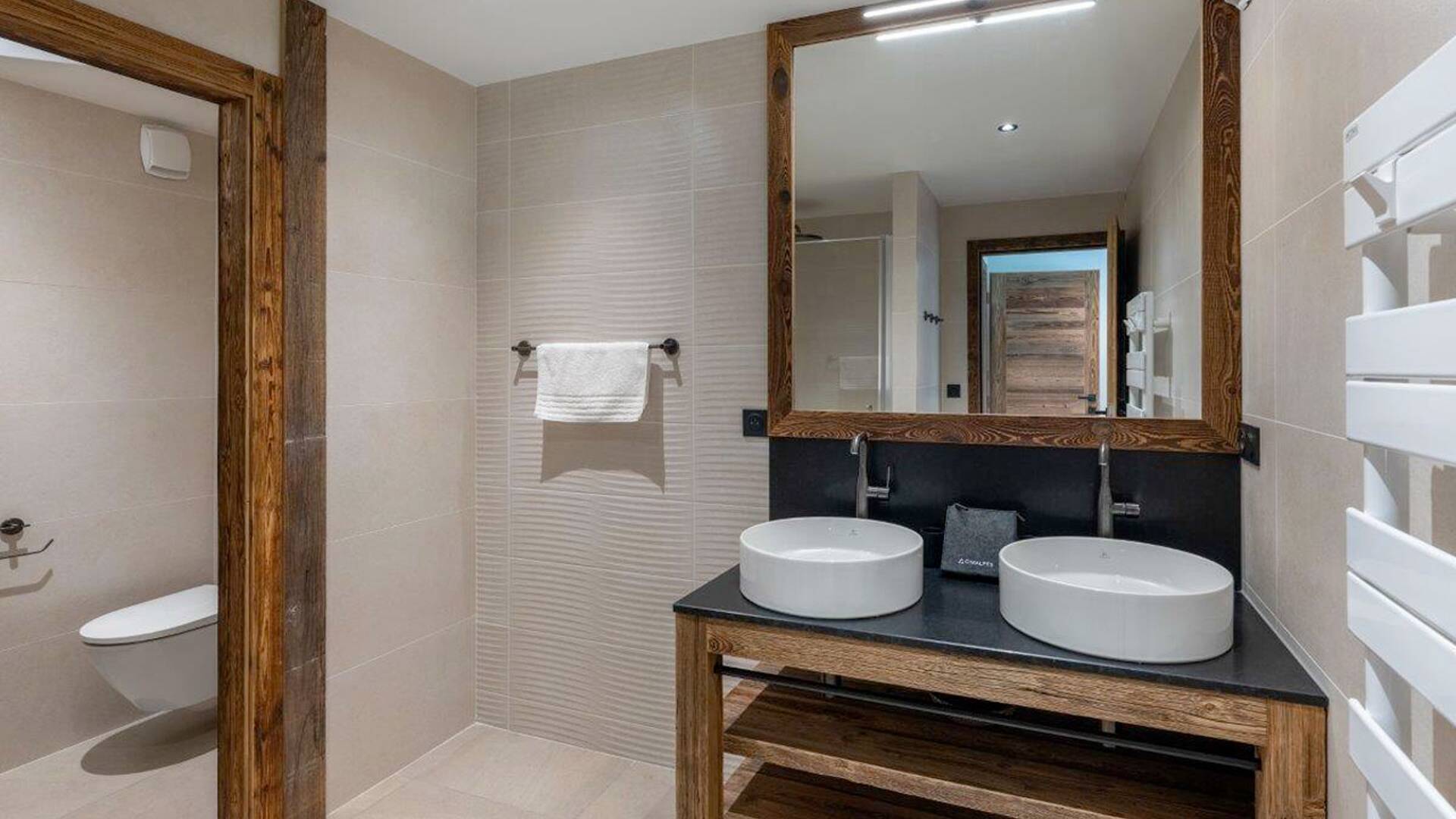 en suite bathroom