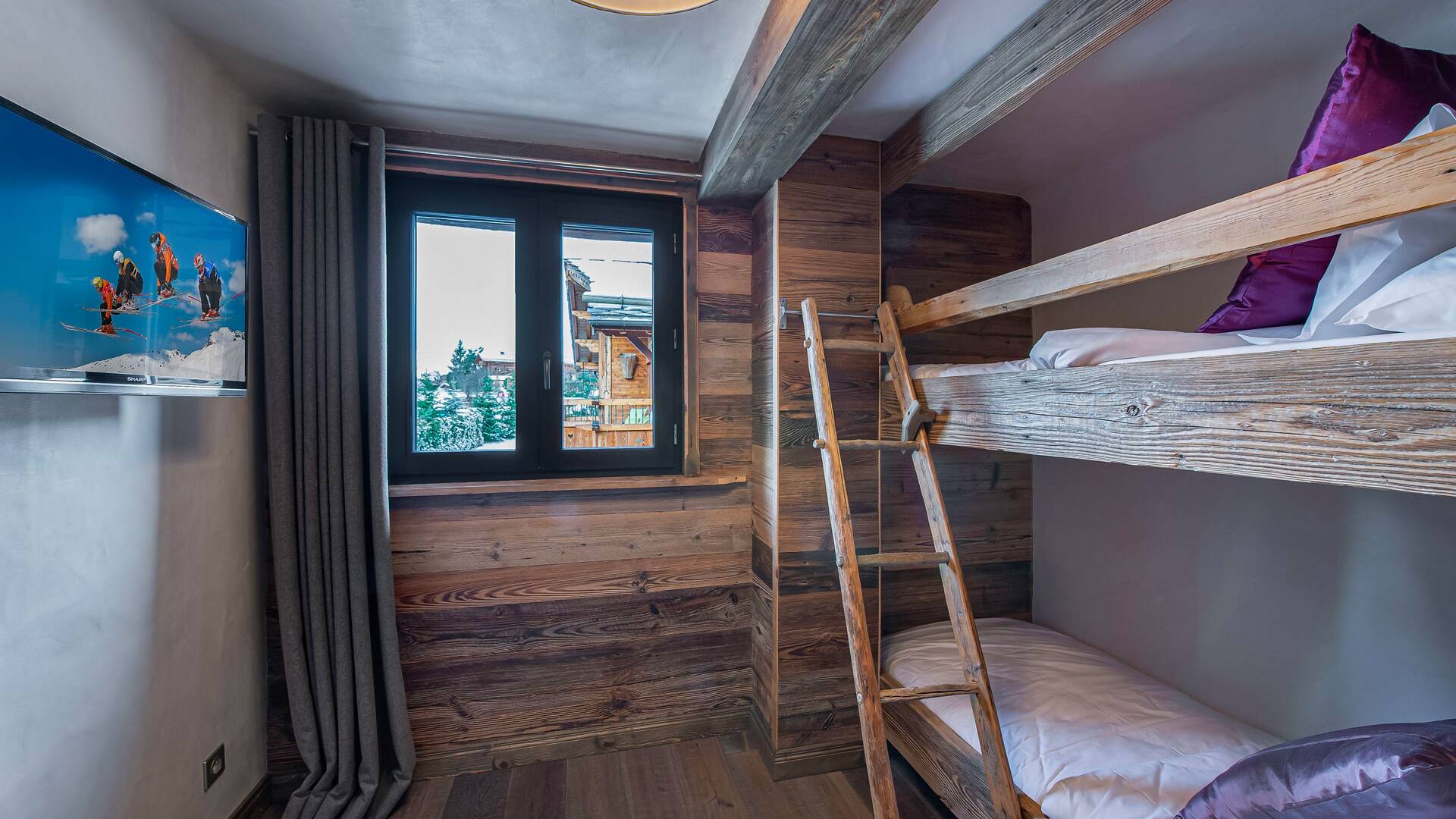 first floor, bedroom 6