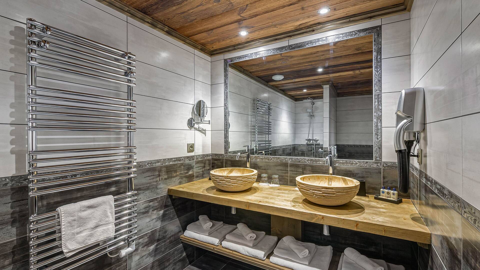 en suite bathroom