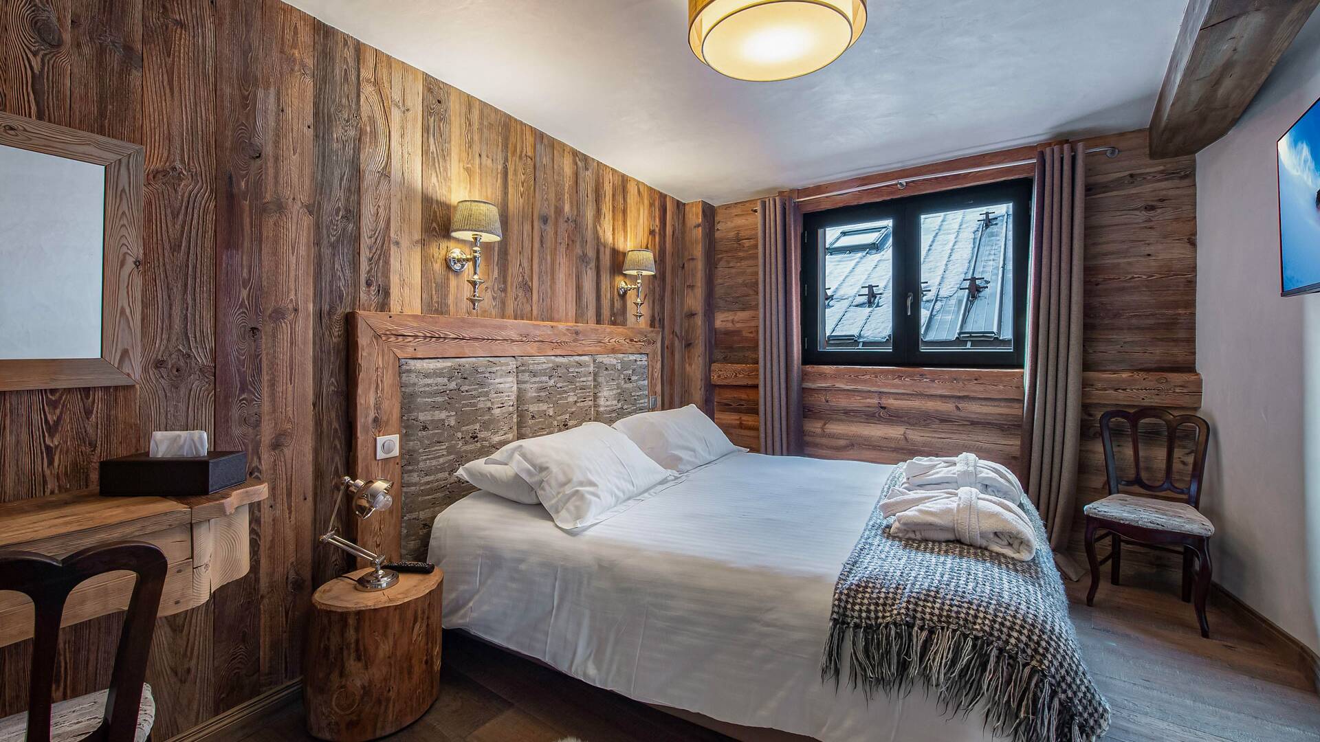 ground floor, bedroom 1