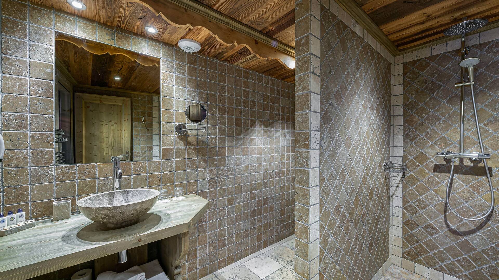 en suite bathroom