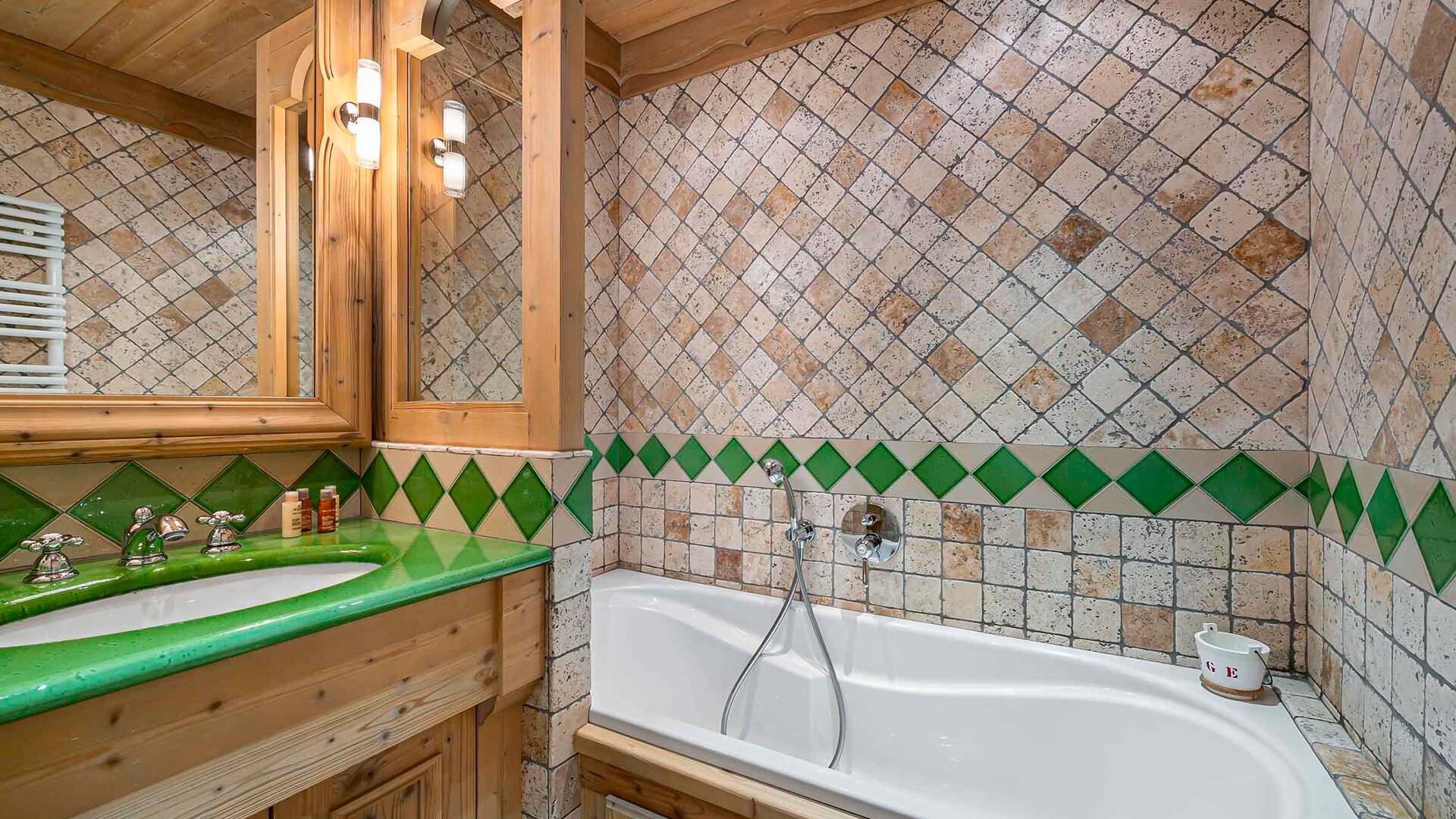 en suite bathroom with bath tub