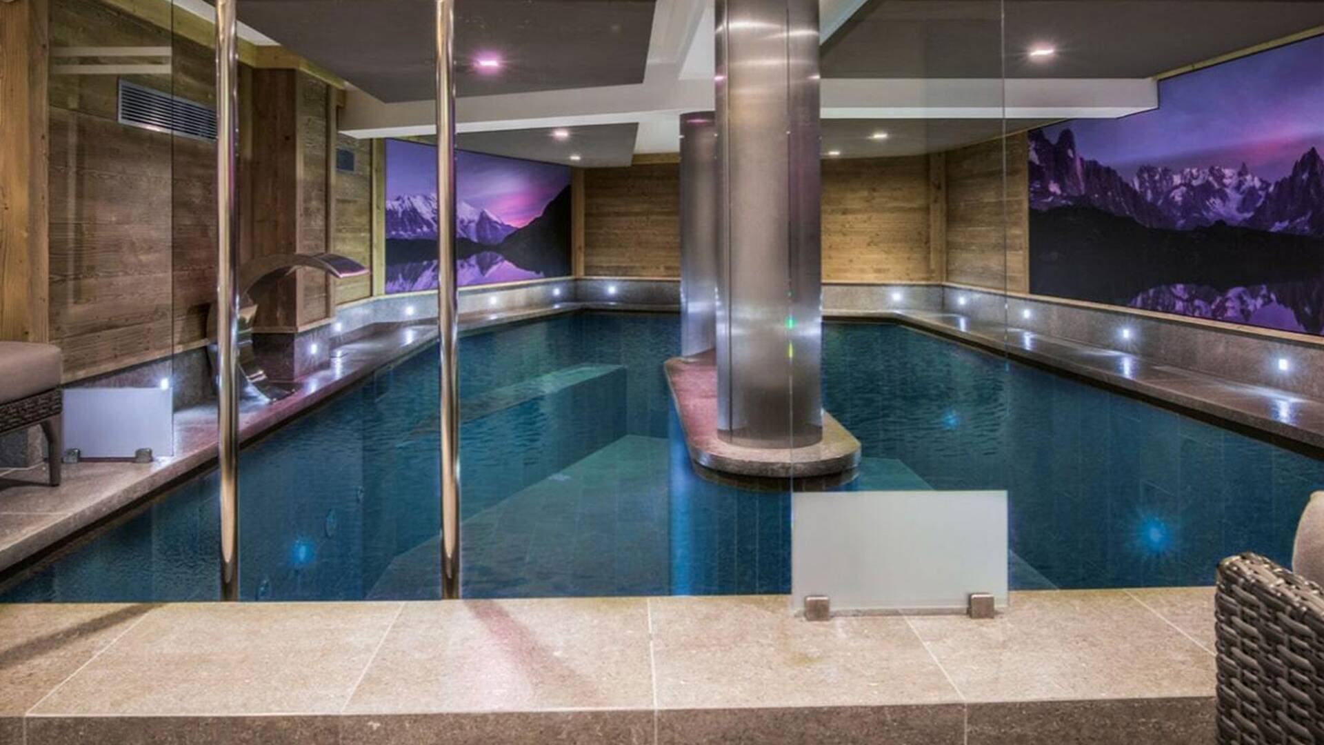 indoor pool 