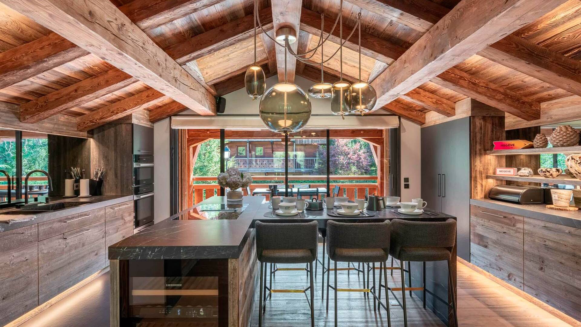 fully equipped kitchen and breakfast table