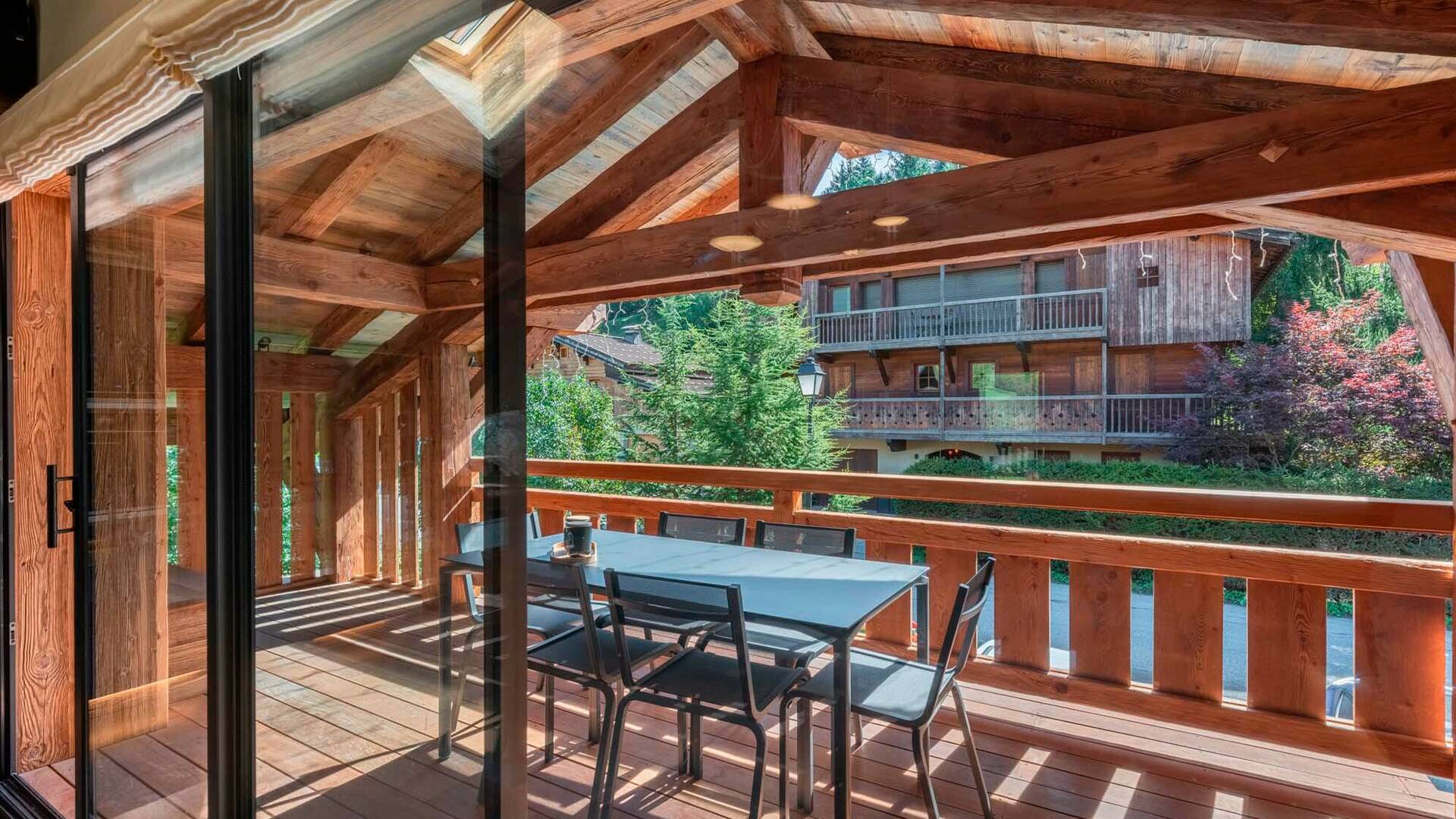 balcony with dining table