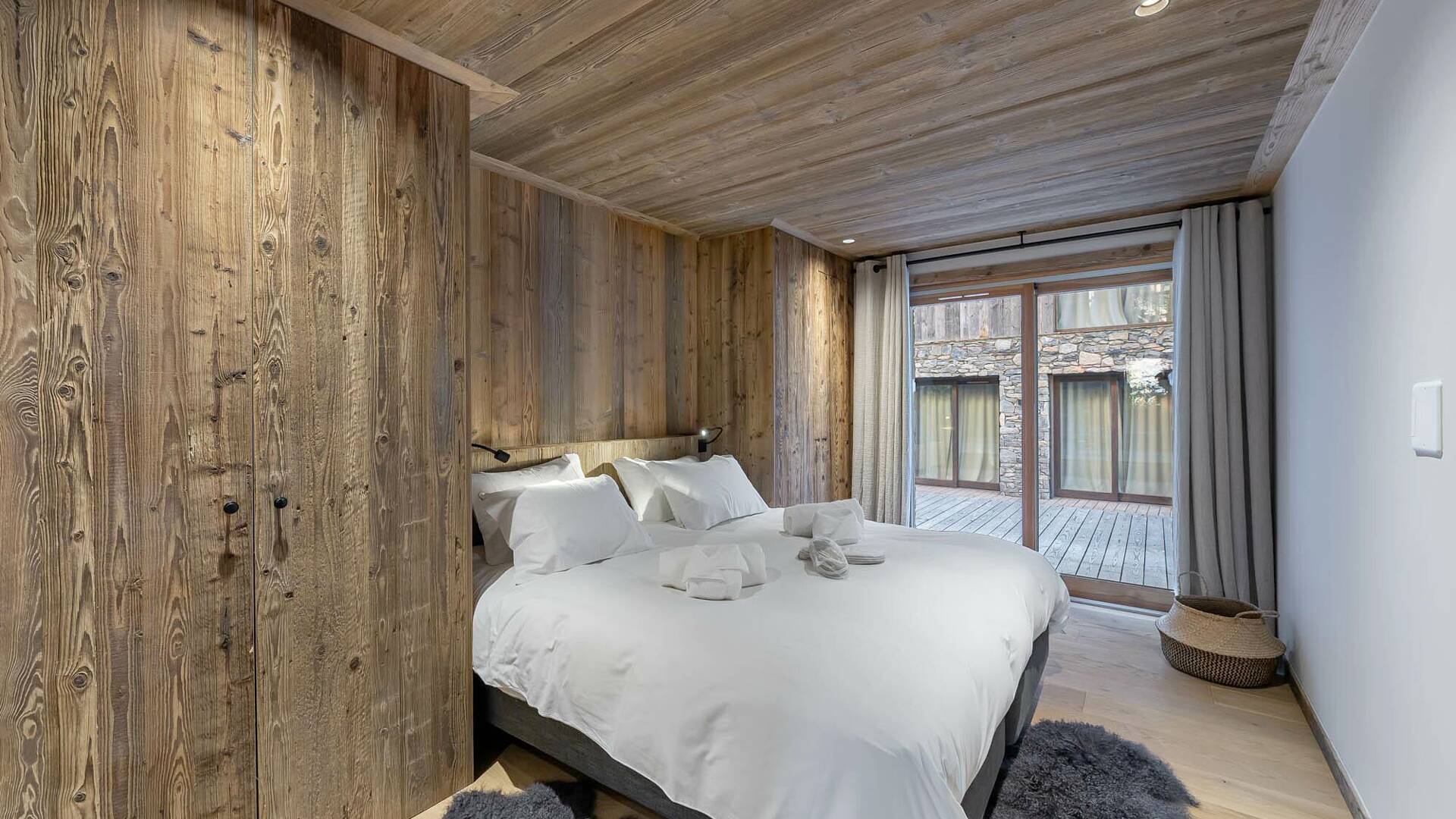 cosy double bedroom with en suite bathroom