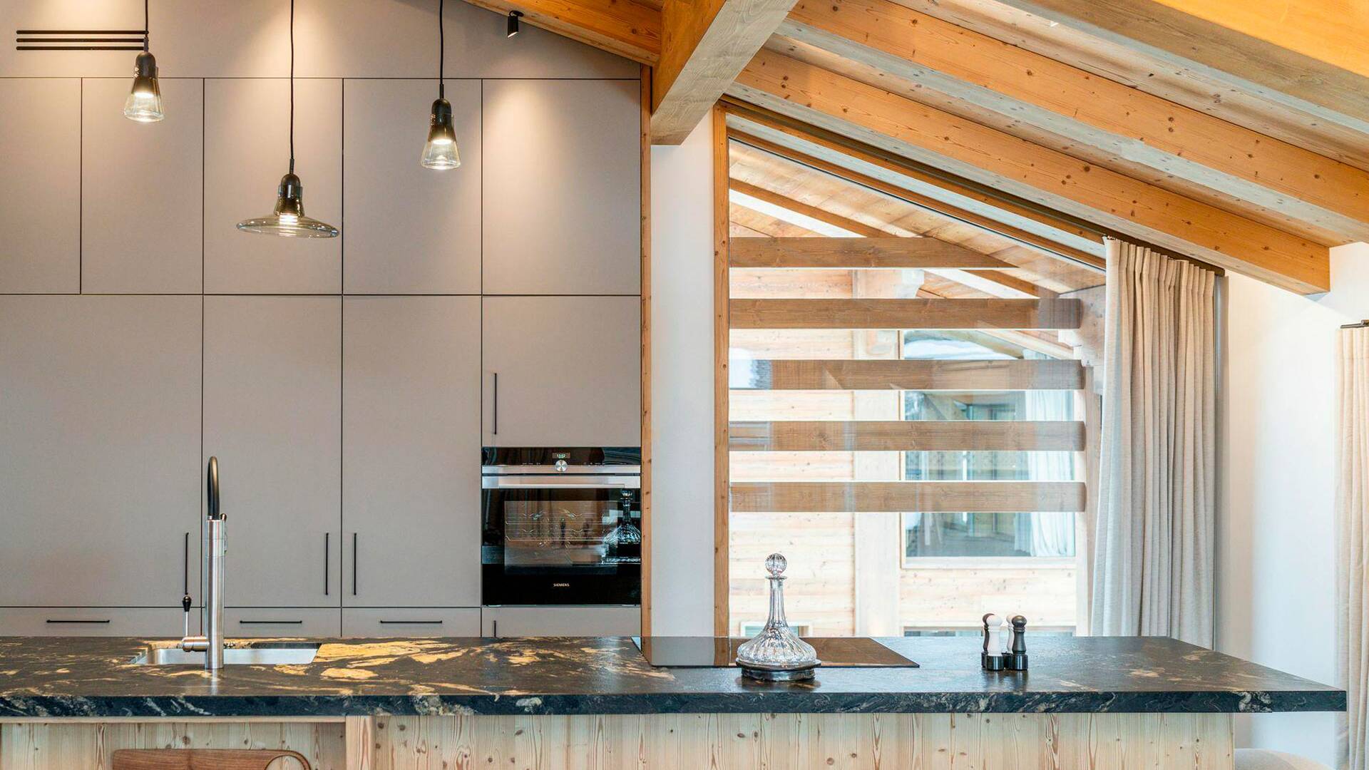 spacious kitchen 