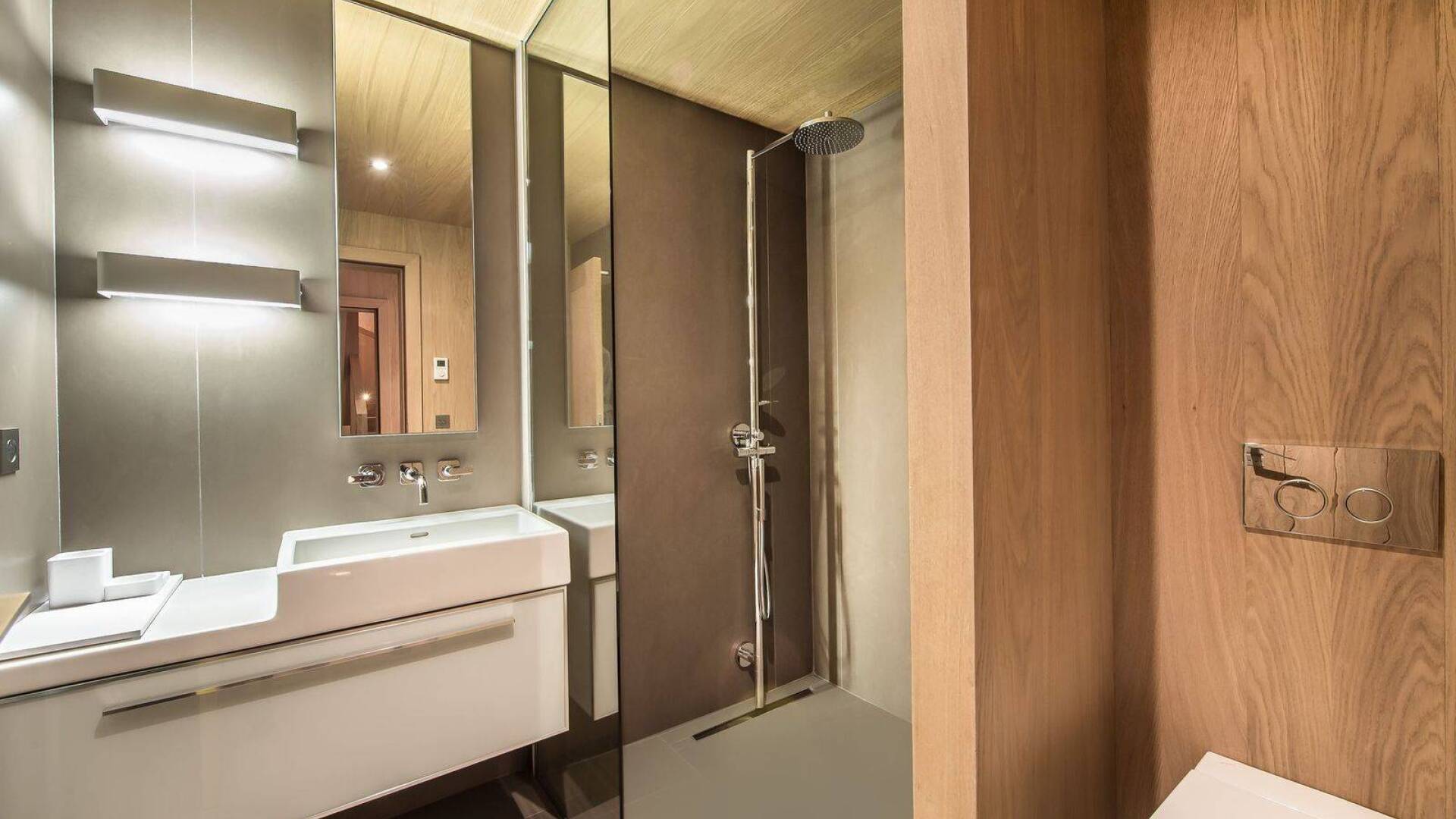 en suite bathroom