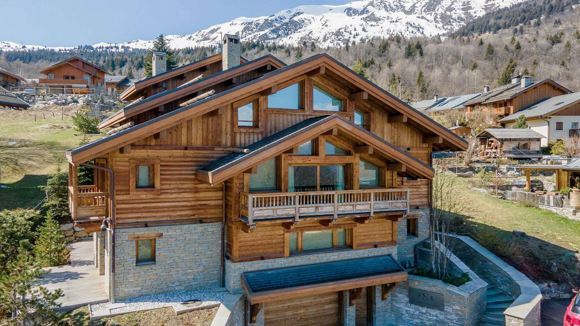 luxury chalet for rent facing the French Alps