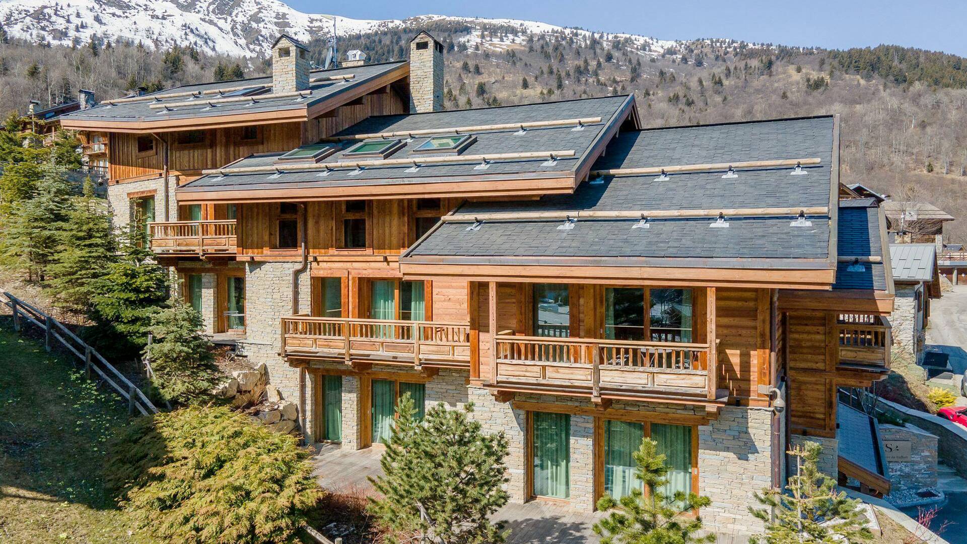 luxury chalet for rent facing the French Alps