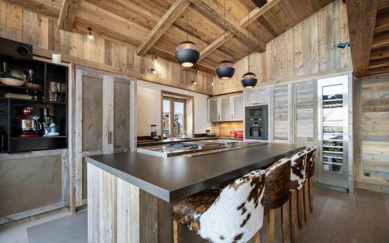 fully equipped kitchen with breakfast table 