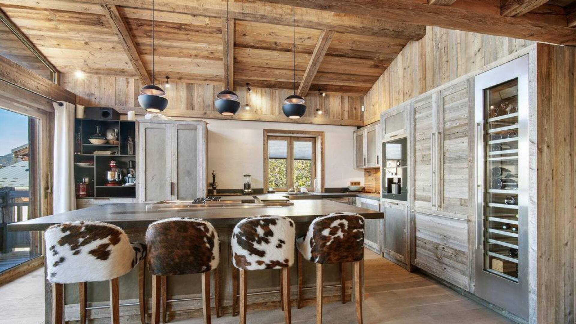 fully equipped kitchen with breakfast table 