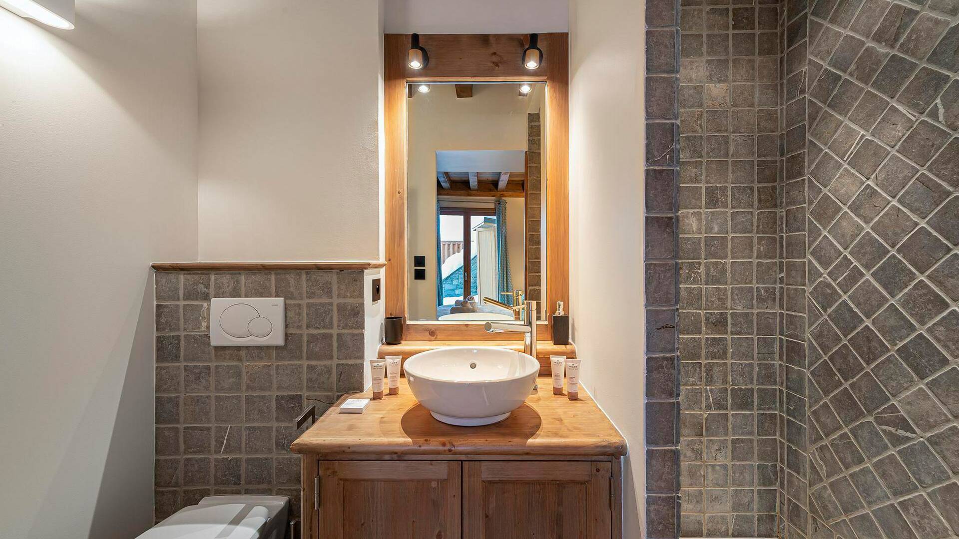 en suite bathroom 