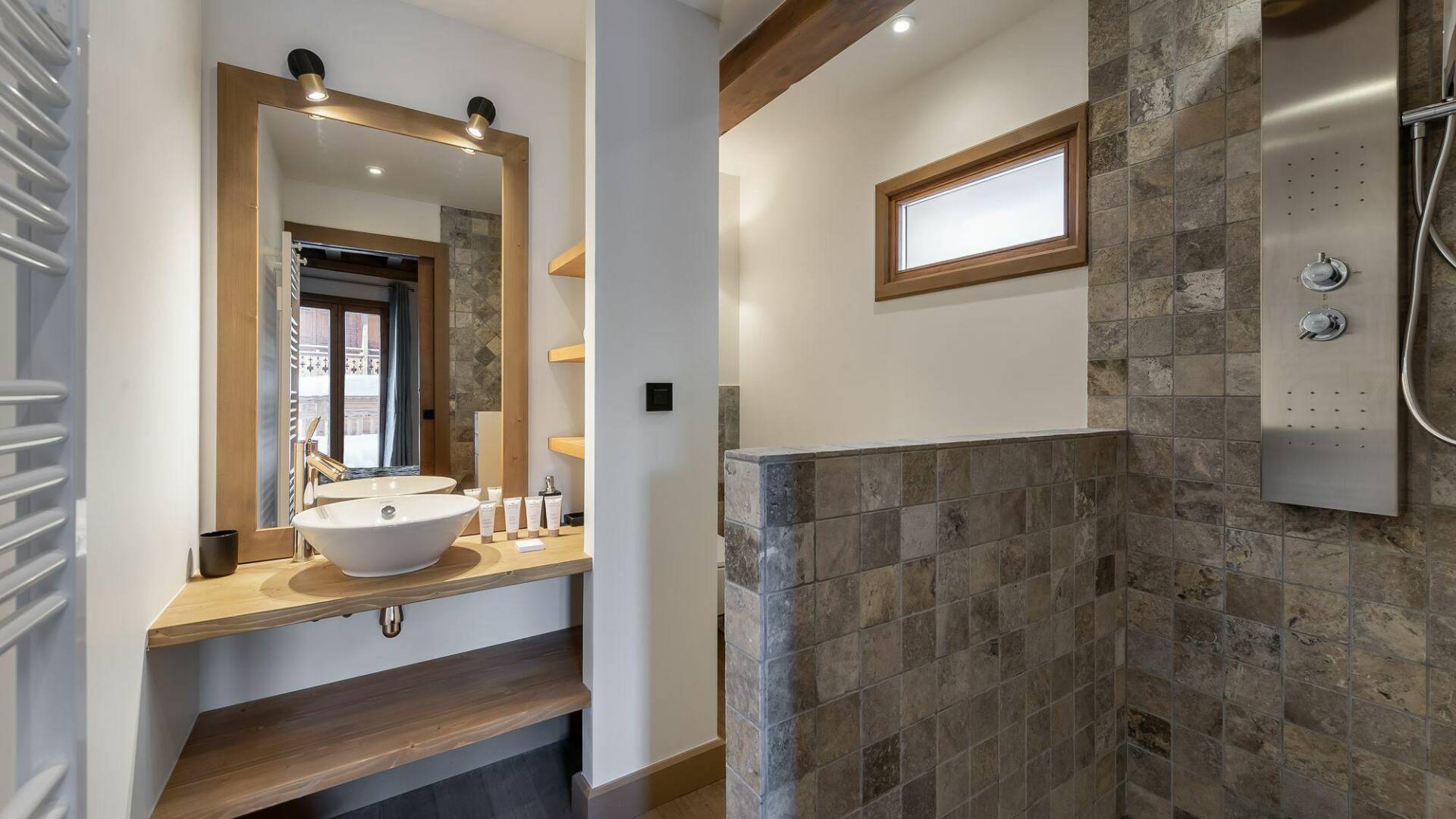 en suite bathroom
