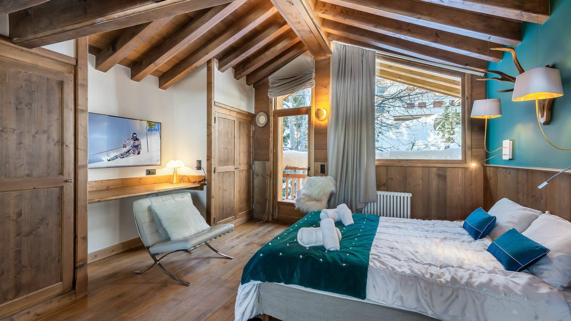 bedroom 6, third floor 