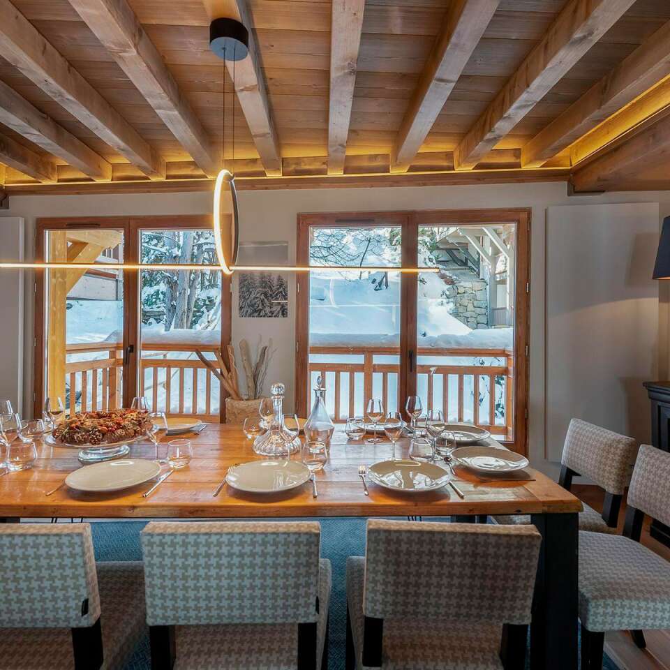 spacious dining area 