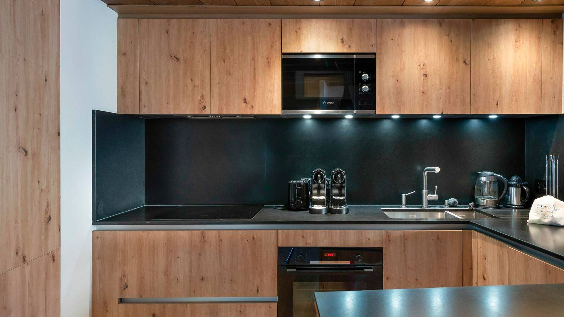 fully equipped kitchen