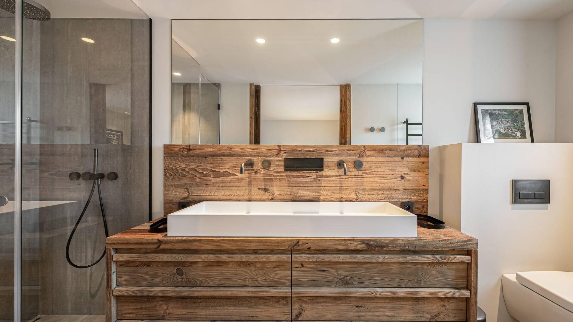 en suite batrhoom with walk-in shower