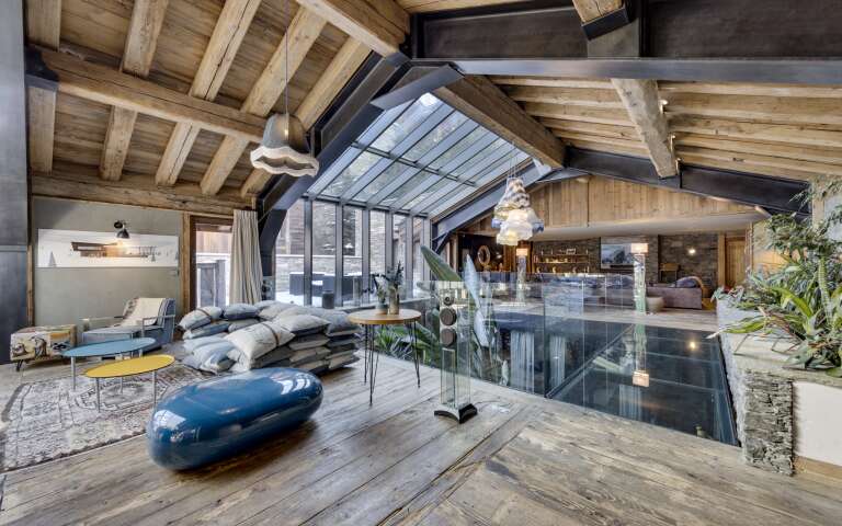 open space living room 
