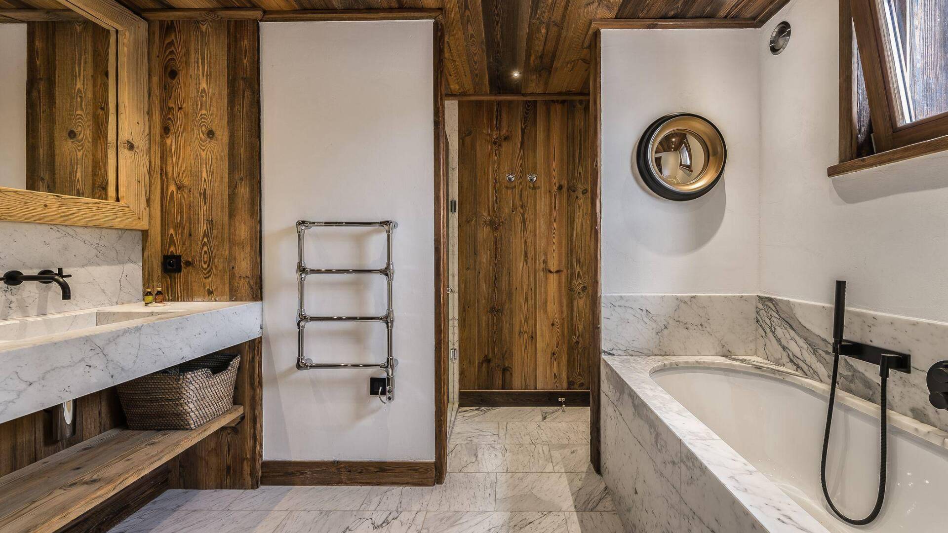 en suite bathroom of bedroom 3