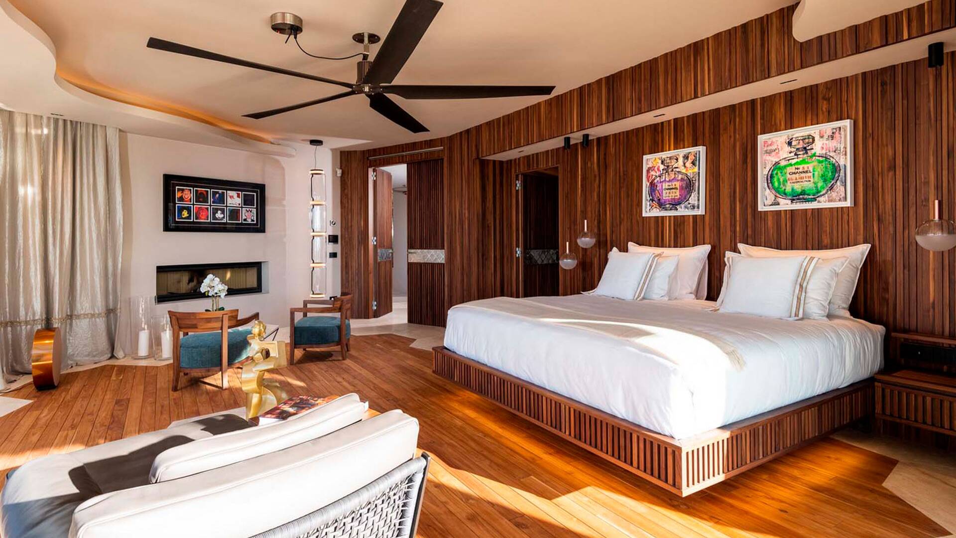 en suite master bedroom 