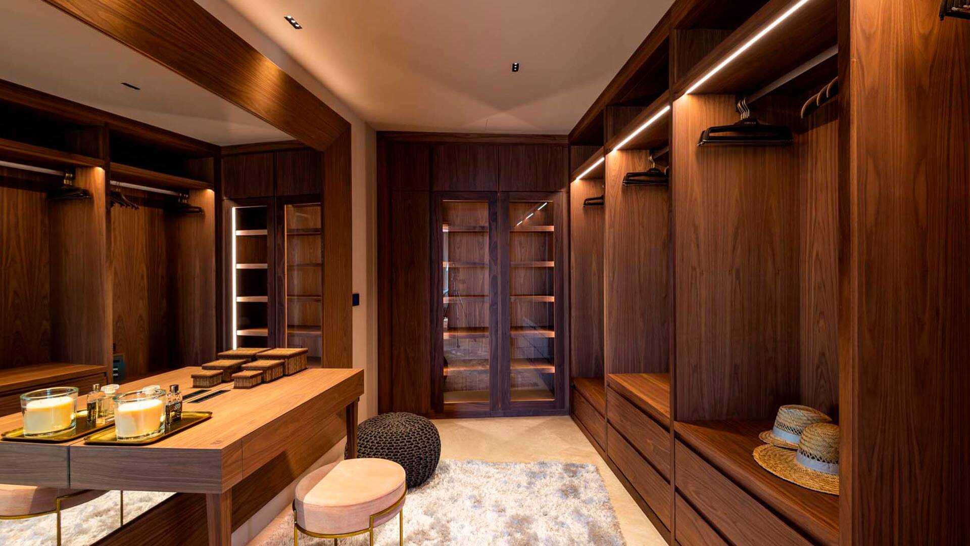 walk-in closet