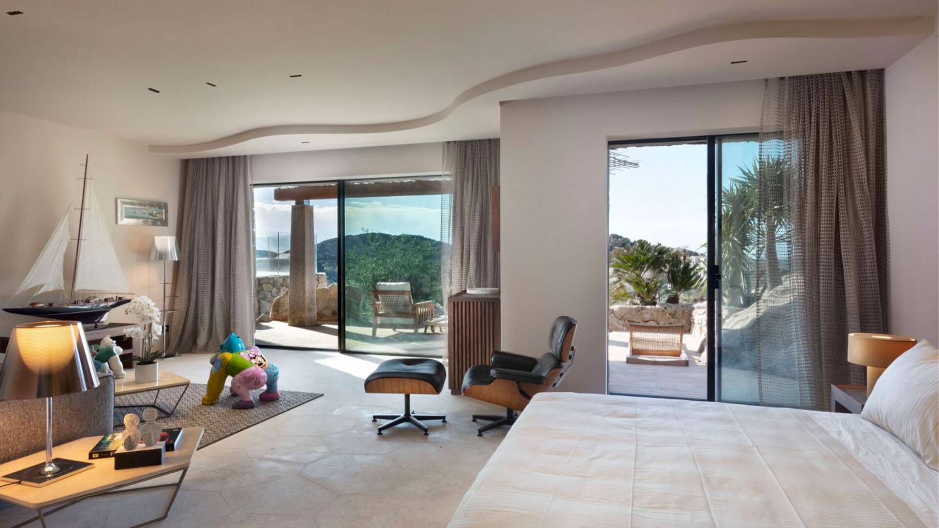 en suite double bedroom with terrace