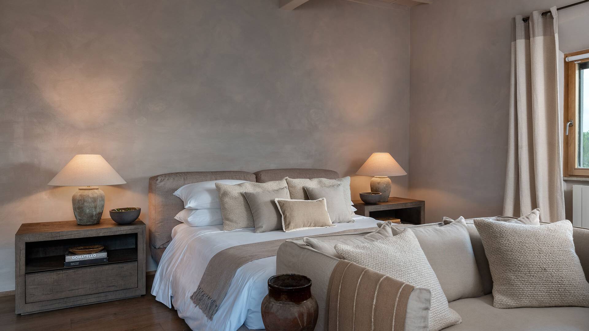 en suite master bedroom 