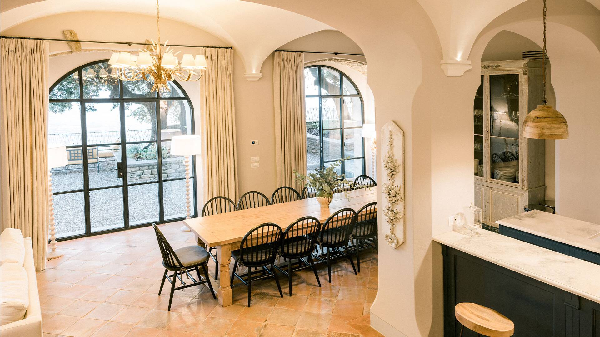 dining table in the living space with outdoor direct access 
