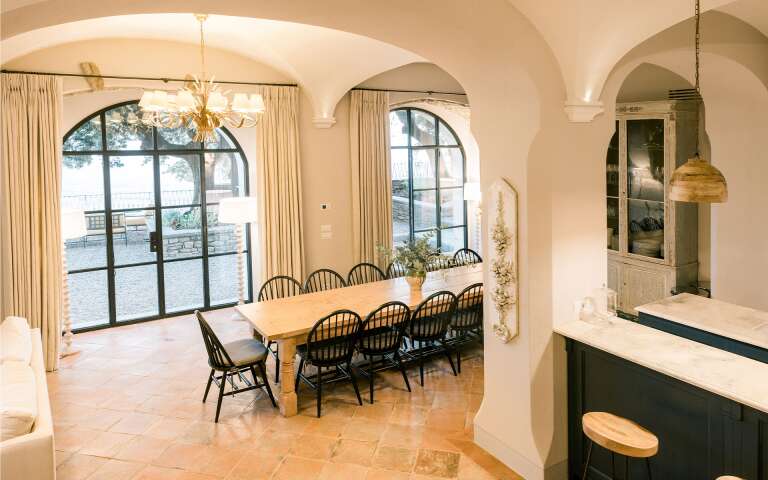 dining table in the living space with outdoor direct access 