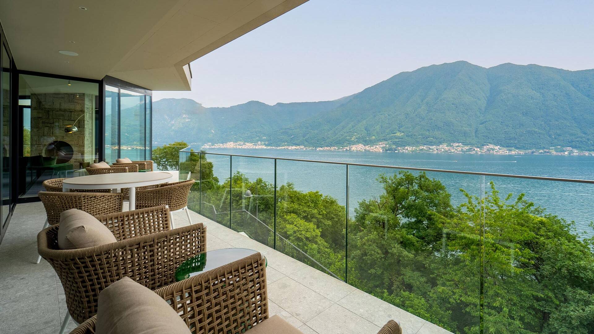 balcony with panoramic view over the lake