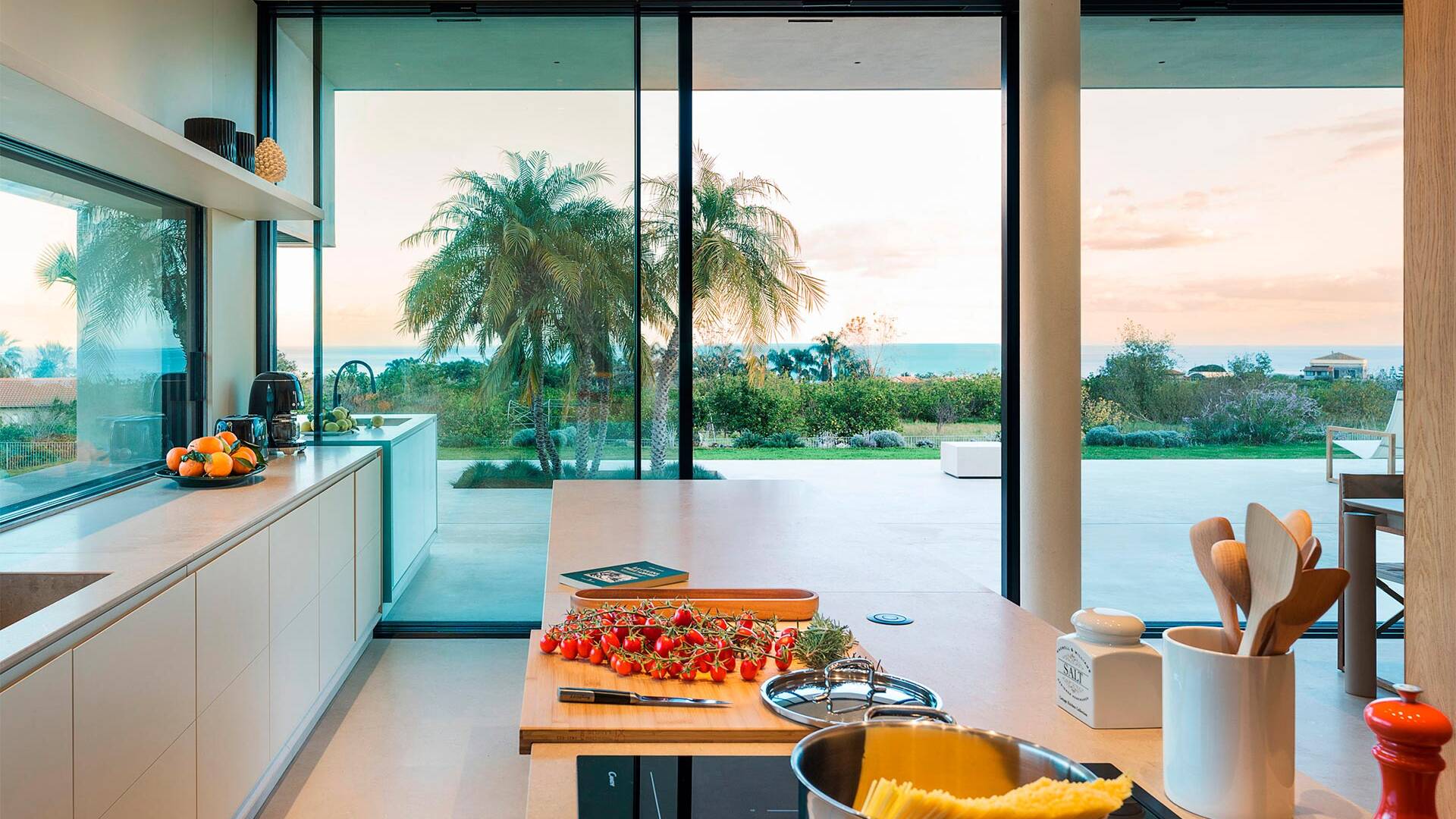 fully equipped kitchen