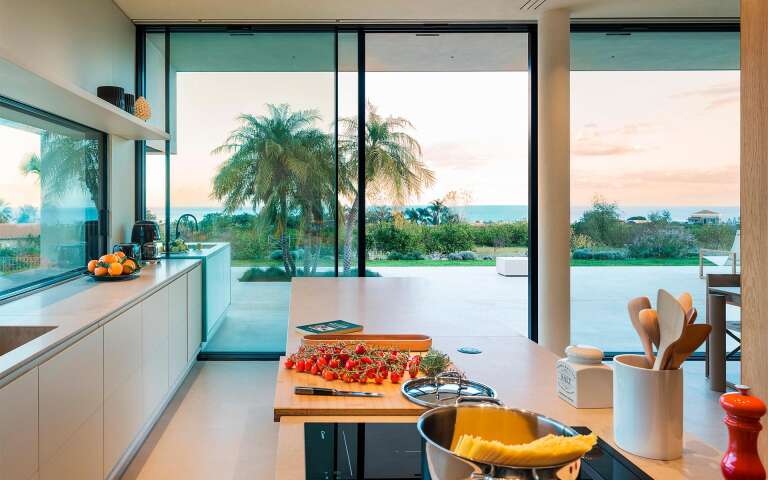 fully equipped kitchen